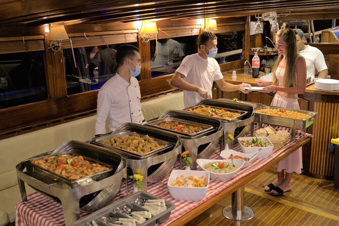 Dinner Cruise with Oriental Show & Seafood Buffet from Sharm El Sheikh - What makes the setting worthwhile