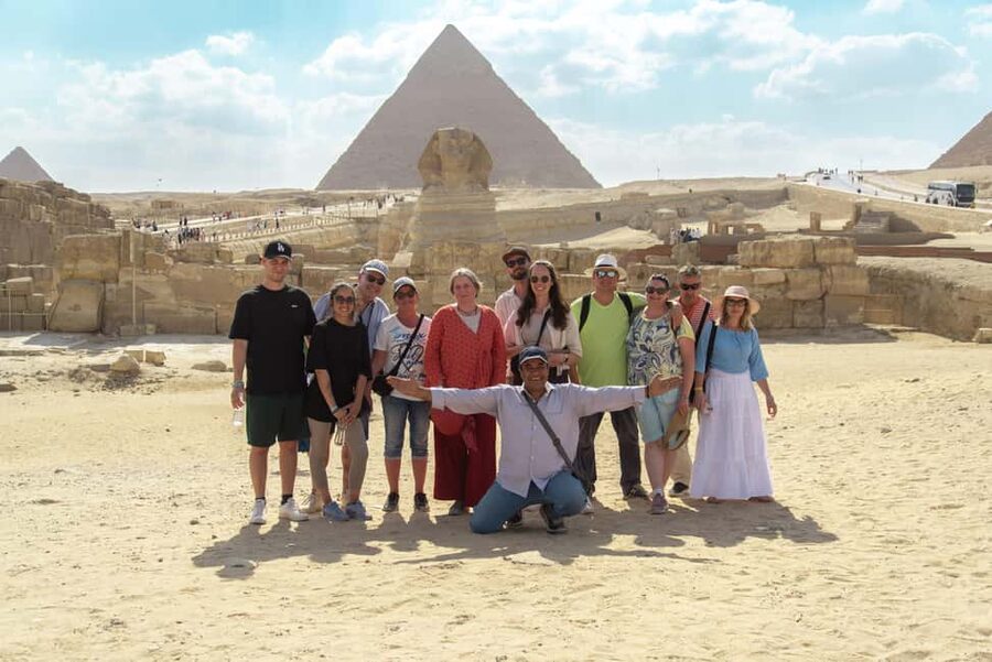 Discover Cairo: Pyramids, Museum & Sphinx Tour from Hurghada - The Sphinx and Valley Temple