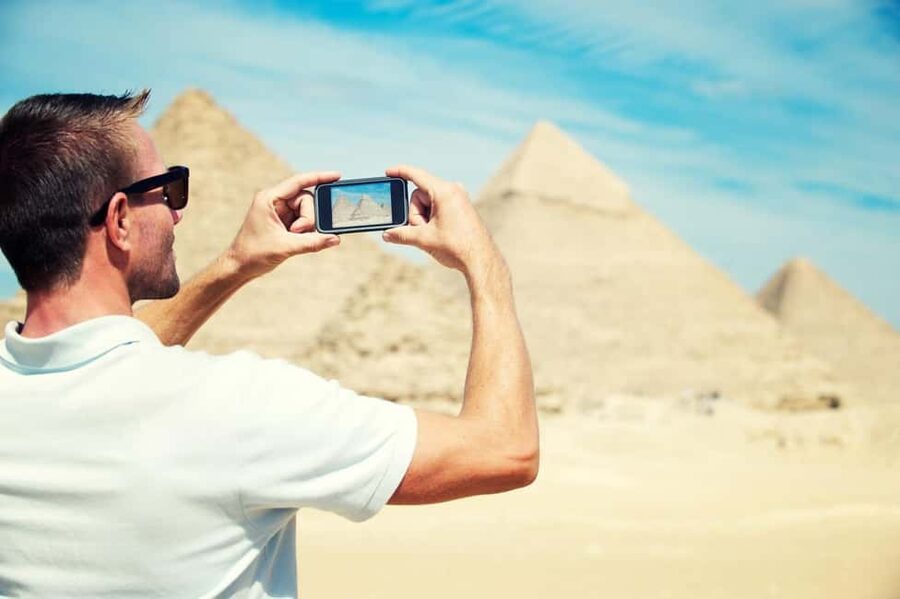Discover Cairo: Pyramids, Museum & Sphinx Tour from Hurghada - Lunch, the Nile option, and extra stops