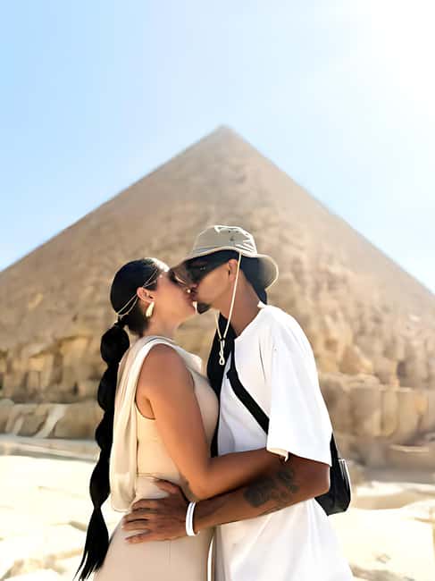 Discover Cairo: Pyramids, Museum & Sphinx Tour from Hurghada - Giza at first light: the Great Pyramids