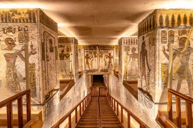 Discover Luxor East and West Banks Sightseeing -Full-Day Tour (Private) - Colossi of Memnon: A short but worthwhile pause