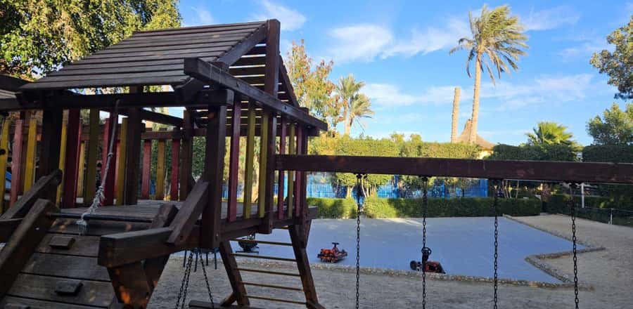 Entry Ticket: Grand Aquarium Hurgada - Arriving on Hurghada-Safaga Road