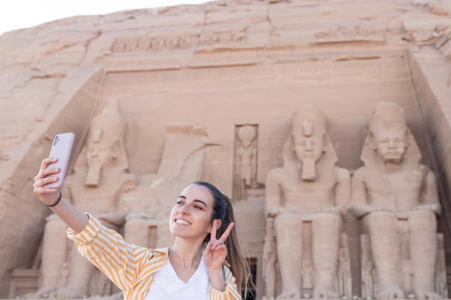 From Aswan: 4-Day Nile Cruise from Aswan to Luxor with Guide - Day 3: Horus Temple at Edfu