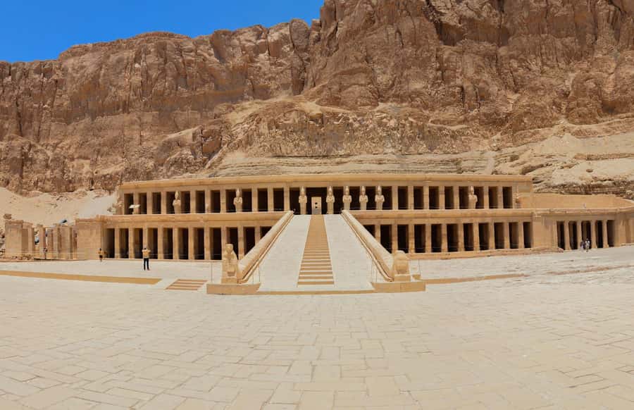 From Cairo: 3-Day Nile Cruise with Hot Air Balloon & Flights - Kom Ombo’s unusual double temple