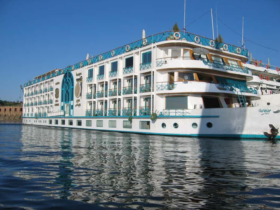 From Cairo: 4-Day Nile Cruise from Aswan to Luxor with Meals - The boat, cabin, meals, and daily comfort