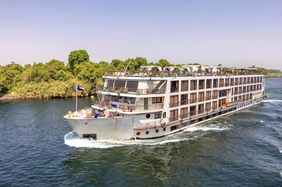 From Cairo: 4-Day Nile Cruise to Aswan w/ Balloon & Flights - Day two: Luxor from the air at sunrise