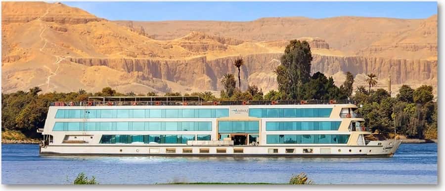 From Cairo: 4-Day Nile Cruise to Aswan w/ Balloon & Flights - Day three: Horse carriage to Edfu Temple