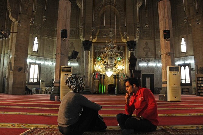 From Cairo: Alexandria Catacomb, Lighthouse, Citadel Trip & Lunch - Catacombs of Kom el Shoqafa: the strongest ancient stop