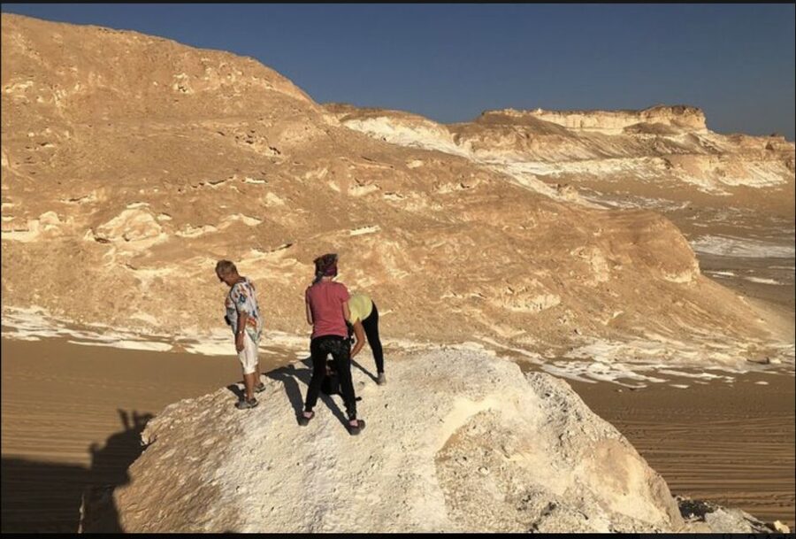 From Cairo: Bahariya Oasis and Black and White Desert Tour - Leaving Cairo at 6:00 AM