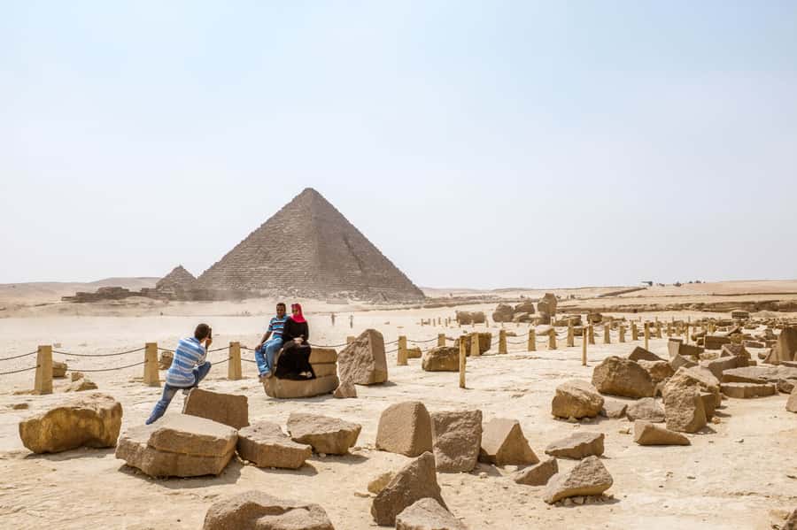 From Cairo/Giza: Pyramids, Memphis, and Sakkara Day Tour - The felucca upgrade and private tour choices