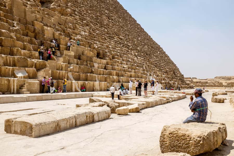 From Cairo/Giza: Pyramids, Memphis, and Sakkara Day Tour - Shopping stops and how to keep the day focused
