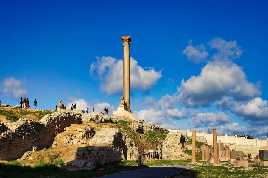 From Cairo: Historical Alexandria Shared Day Tour with Lunch - Lunch with a Mediterranean view