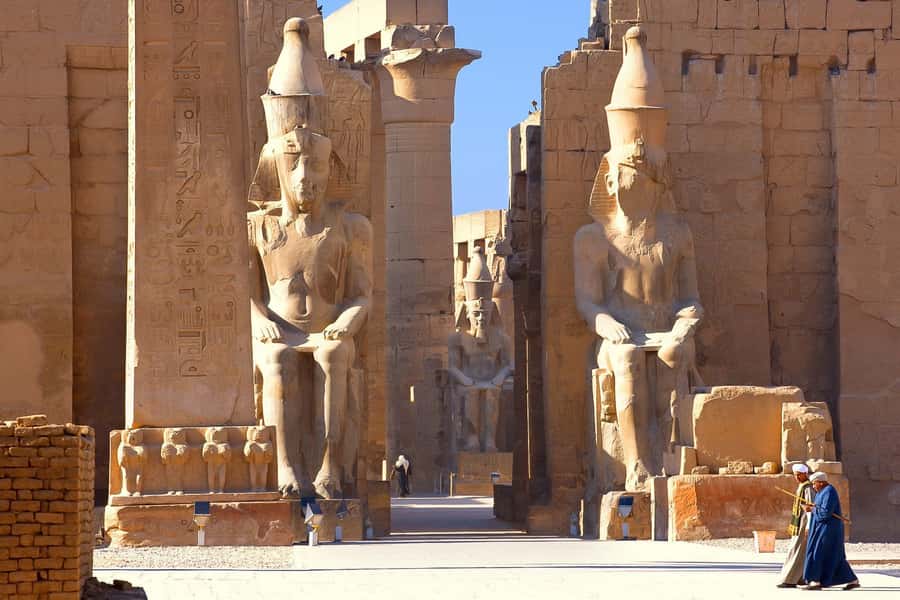 From Cairo: Private All-Inclusive Tour of Luxor by Plane - Meeting your guide and crossing Luxor