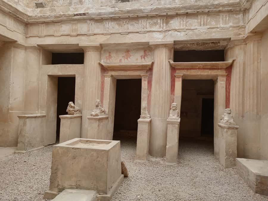 From Cairo: Private Luxurious Day Trip to Alexandria - Lunch at a local Alexandrian restaurant