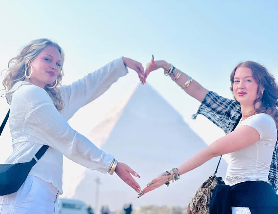 From Hurghada: Cairo and Giza Highlights Full-Day Tour - Lunch at a local restaurant