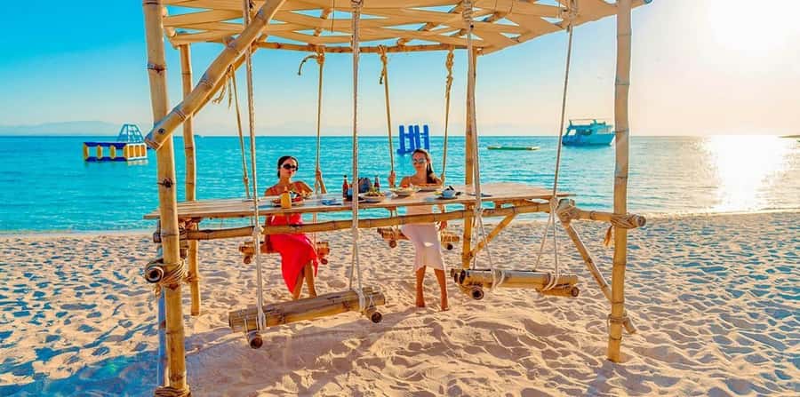 From Hurghada: Hula Hula Island Speedboat Tour with Dolphins - Quick facts worth knowing