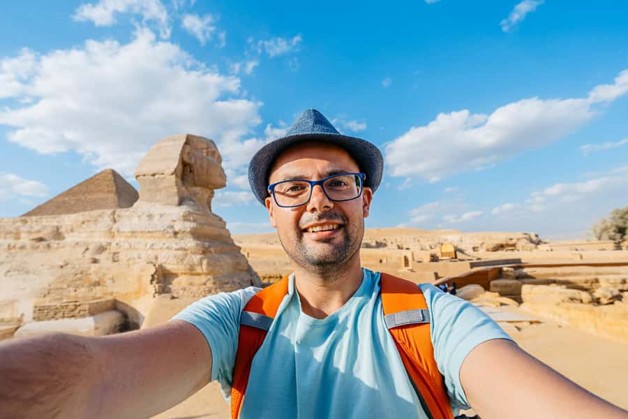 From Hurghada: Pyramids & Museum Small Group Tour by Van - The midnight departure from Hurghada