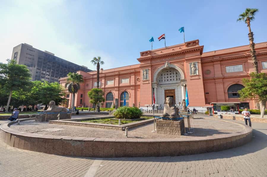 From Hurghada: Pyramids & Museum Small Group Tour by Van - The six-hour return to Hurghada