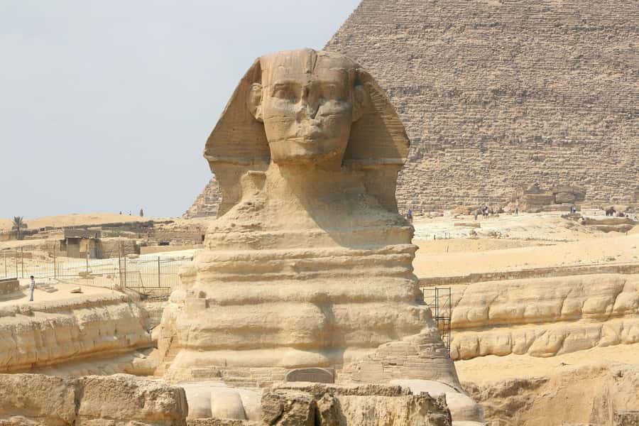 From Hurghada: Pyramids & Museum Small Group Tour by Van - First sight of the Giza Pyramids