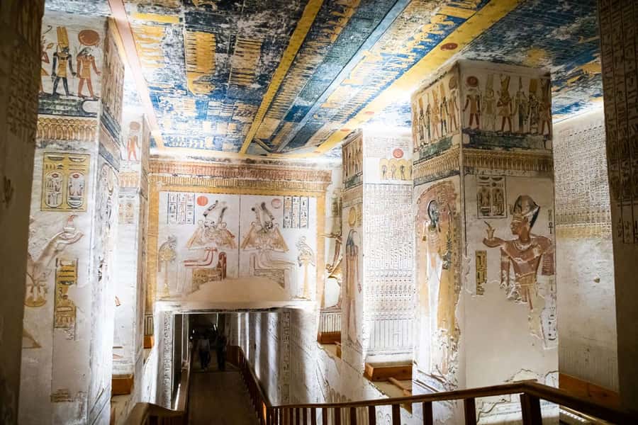 From Luxor: 3-Night Nile Cruise to Aswan and Hot Air Balloon - Day three: Edfu and the unusual double temple at Kom Ombo