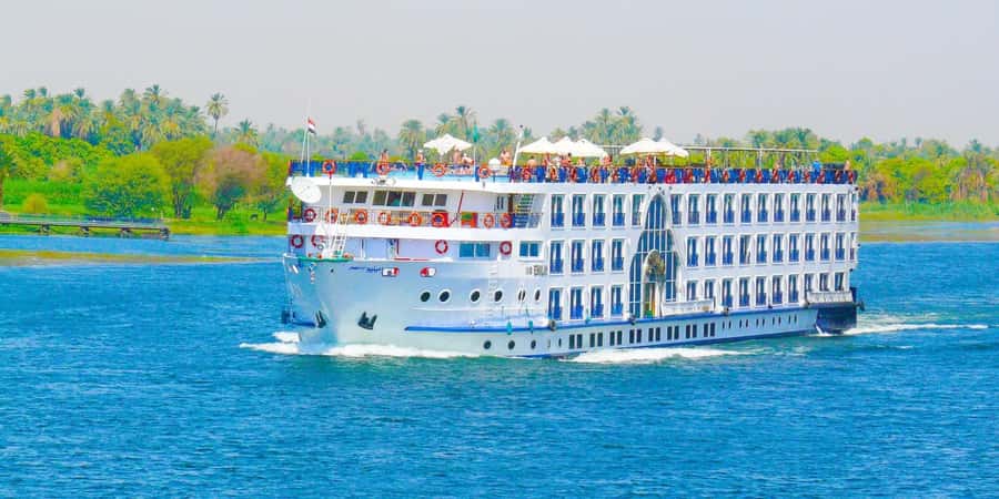 From Luxor: 3-Night Nile Cruise to Aswan and Hot Air Balloon - Day one: Karnak, Luxor Temple, and a felucca