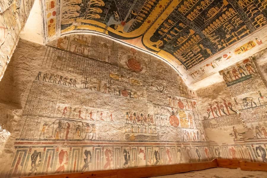 From Luxor: All-Inclusive West Bank Private Tour with Lunch - Hatshepsut Temple and the story of a female king