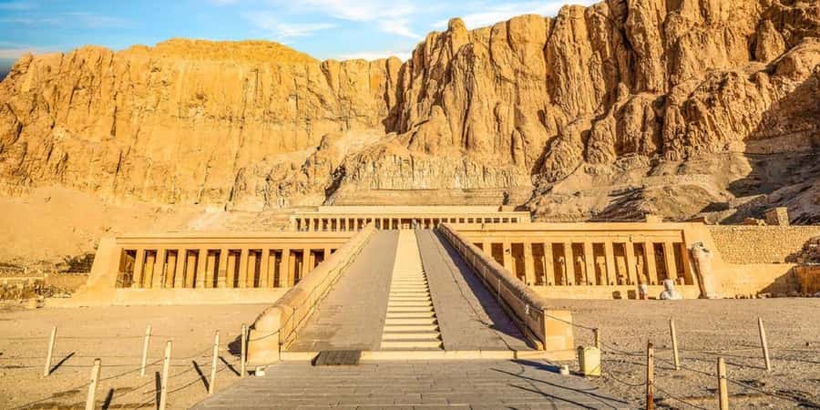 From Luxor: All-Inclusive West Bank Private Tour with Lunch - Lunch at a local restaurant