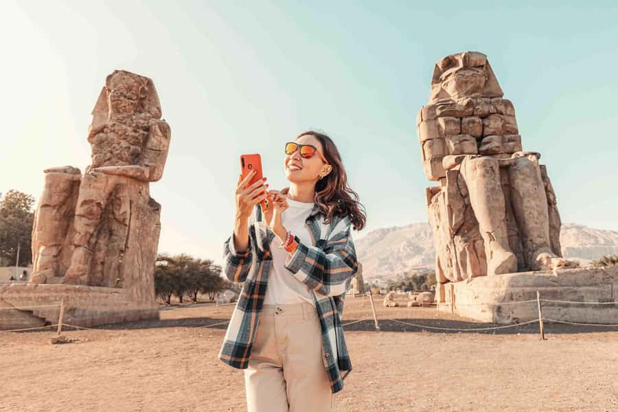 From Luxor: Guided Tour to East or West Banks with Lunch - Hatshepsut Temple and the story of a female pharaoh