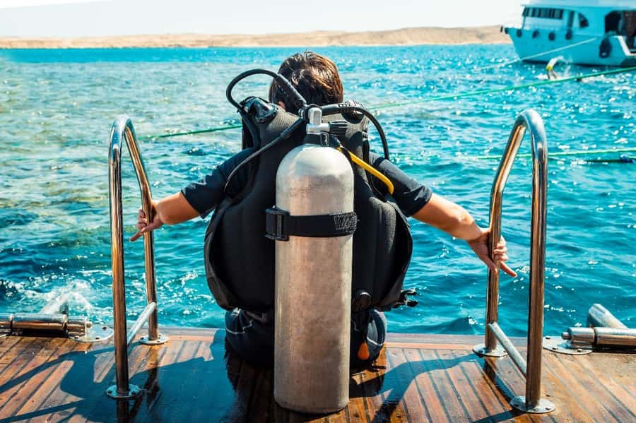 From Sharm: Luxury Diving cruise to Ras Mohammed with Lunch - The first underwater session