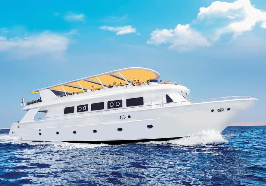 From Sharm: Ras Mohammed Cruise with Island Visit and Lunch - Buffet lunch with a Red Sea view