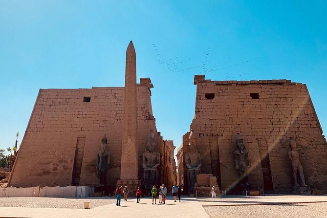 Full-Day East and West Luxor Private Tour - Colossi of Memnon: a quick stop with a big visual payoff