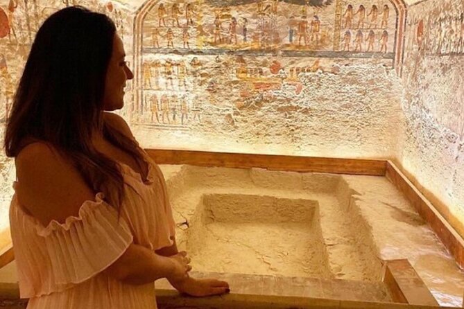 Full-Day Luxor Tour from Cairo by Plane - Arriving in Luxor and Meeting Your Guide