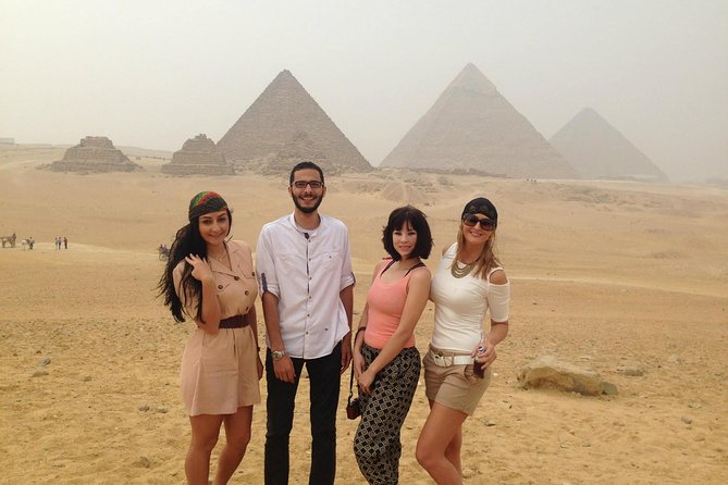 Full-Day Tour From Cairo: Giza Pyramids, Sphinx, Memphis, and Saqqara - Giza Pyramids: the essential first encounter