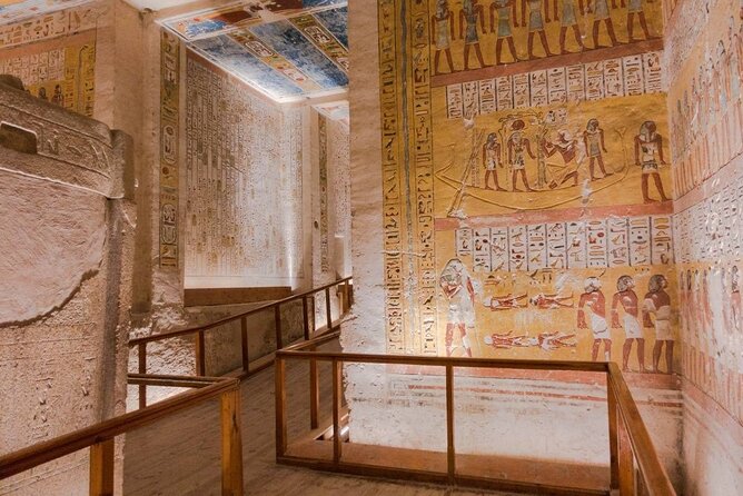 FULL Day Tour:Valley of the Kings &Queens &Hatshepsut Temple&more - Deir el-Medina and the people behind the tombs