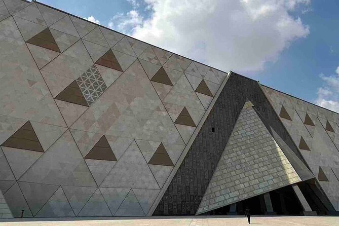 GEM Grand Egyptian Museum Private Tour from Cairo Giza hotels - The Giza and pyramid question