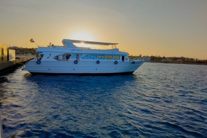 Giftun Islands Snorkeling Trip with Lunch and Water Activities - The group size and service style