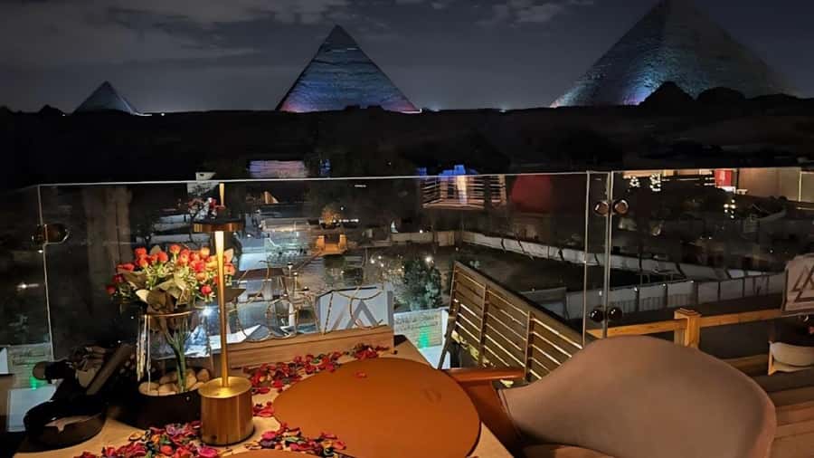 Giza: Dinner with Pyramids All Around You at Rooftop7000 - Why a rooftop dinner works so well in Giza