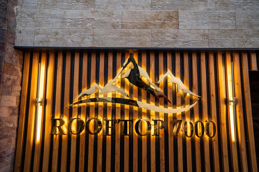 Giza: Dinner with Pyramids All Around You at Rooftop7000 - The Cairo to Giza transfer takes about 45 minutes