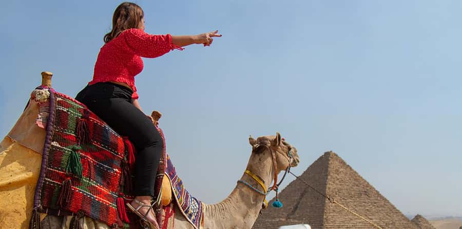 Giza: Pyramids at Sunset Guided Camel Tour - Sunset over Giza, the tour’s strongest moment