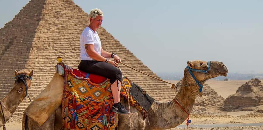 Giza: Pyramids at Sunset Guided Camel Tour - What the $20 price really gives you