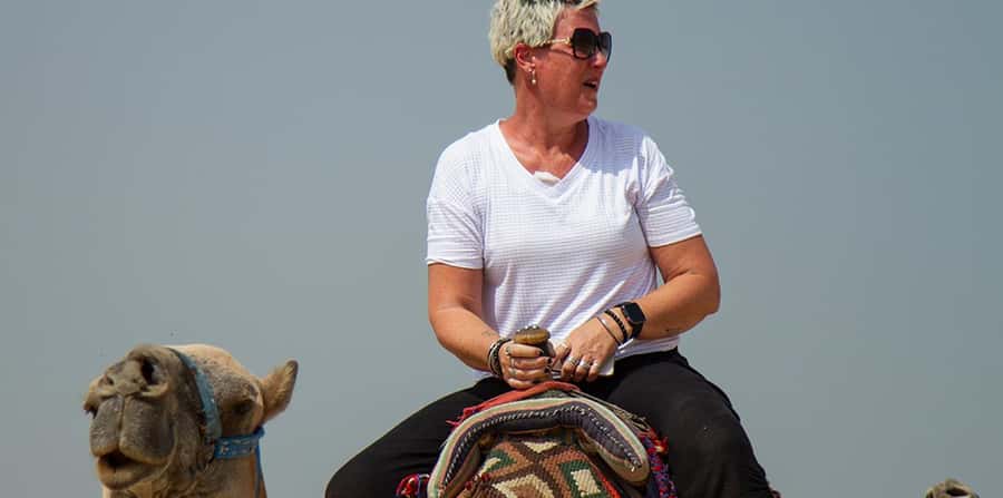Giza: Pyramids at Sunset Guided Camel Tour - Hotel pickup makes a short tour easier