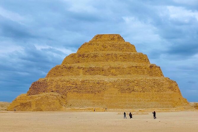Giza Pyramids,Sphinx,Camel Ride,ATV Bike,Shopping,Dinner cruiseII - Khafre and the three-pyramid panorama