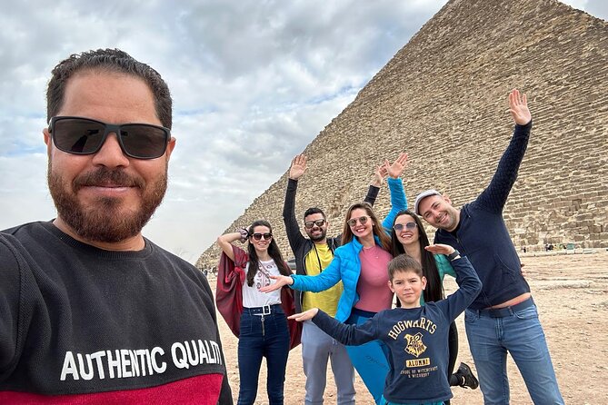 Giza Pyramids, Sphinx & inside the Great Pyramid of Khufu - Hotel pickup makes a large site easier