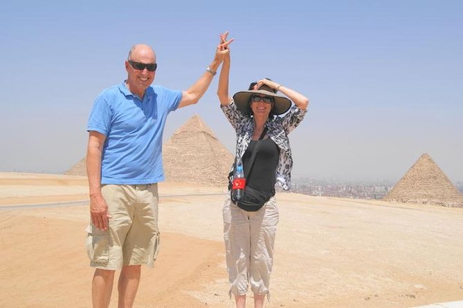 Giza pyramids,Sphinx Sakkara,Dahshuh,Memphis,Camel - The essential facts at a glance