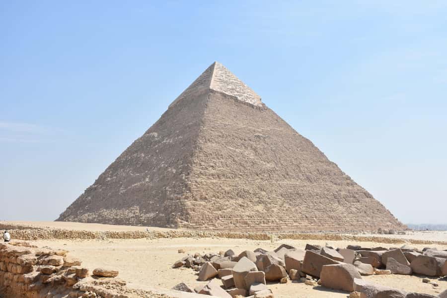 Giza Pyramids Tour With Entry To Khufu Pyramid From Cairo - Why entering Khufu changes the experience