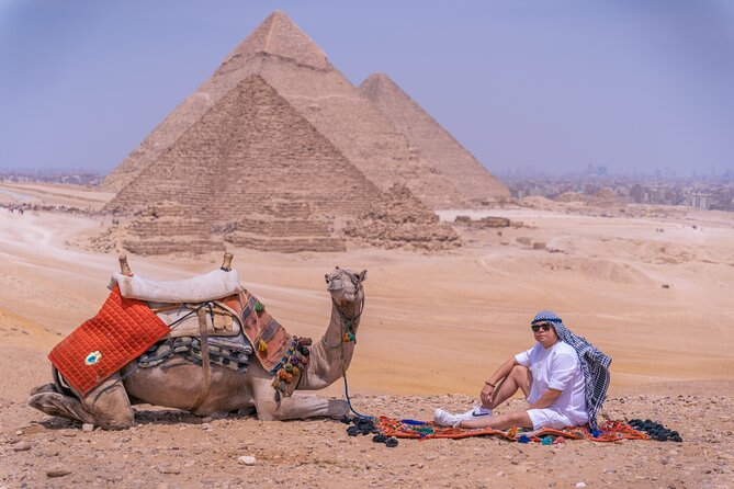 Giza pyramids with professional photography - A 20-minute camel ride in the desert