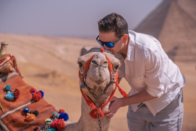 Giza pyramids with professional photography - What the private format changes