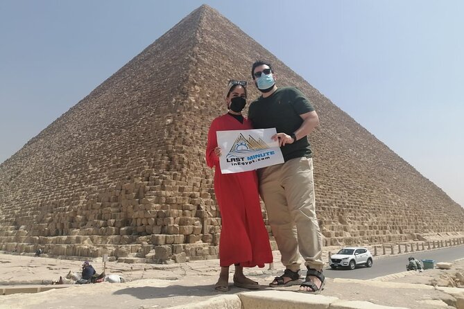 Guided tour to Pyramids of Giza, Sakkara & Memphis: Private Tour with Lunch - A full day from Cairo to the Old Kingdom
