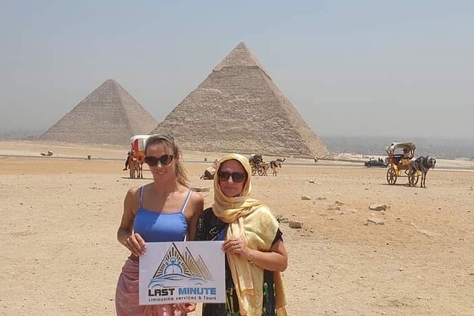 Guided tour to Pyramids of Giza, Sakkara & Memphis: Private Tour with Lunch - Lunch at a local restaurant