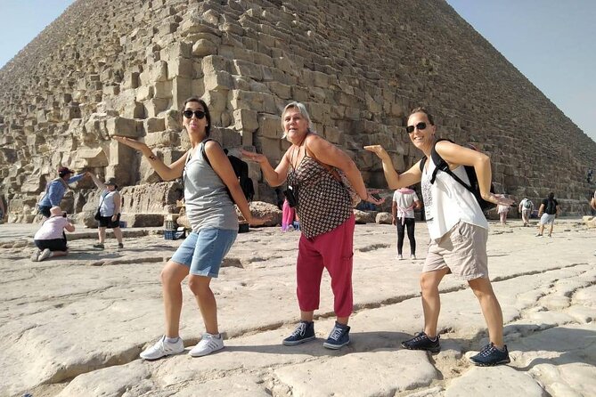 Half day at the pyramids and the Sphinx - What the $10 tour price really covers